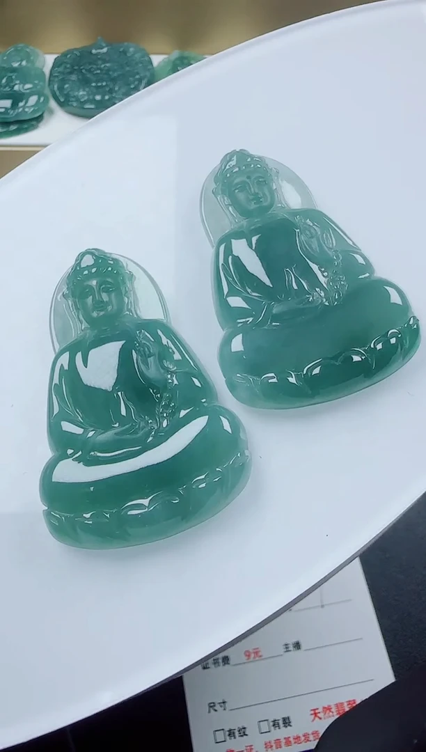 翡翠未镶嵌颈饰素衣多样性发其一