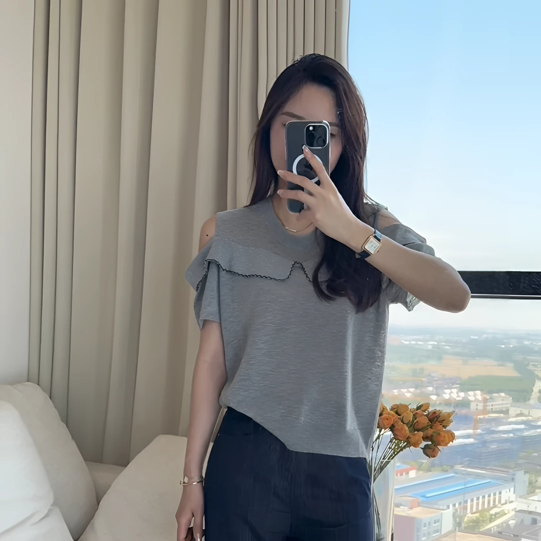 【余欢欢】夏季时尚通勤休闲百搭圆领露肩小衫-YHW50520