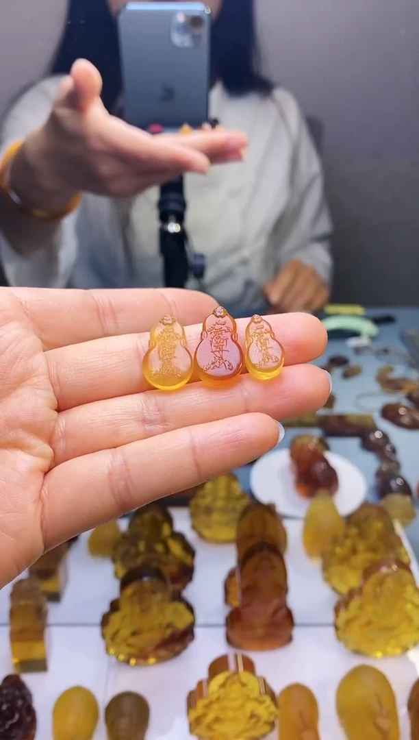 【闪购商品】琥珀吊坠(赠链)未镶嵌HP96-62（天罡紫薇讳*3）