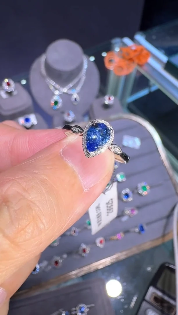 戒指蓝宝石18K金镶嵌【闪购】0.78ct/展会同步价