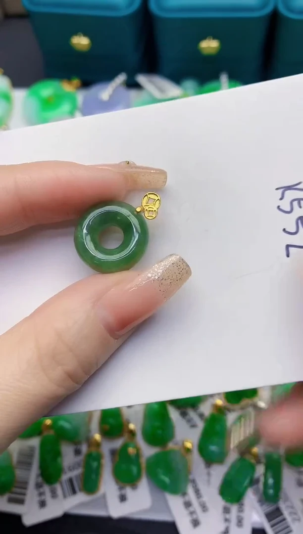 颈饰未镶嵌翡翠缅甸天然翡翠A货