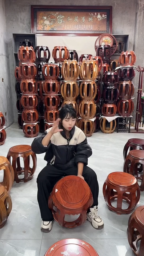 【闪购商品】花梨木类家具花梨色大号雕花鼓凳一对