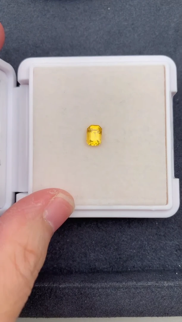 裸石彩色蓝宝石1.2ct黄蓝宝   BG