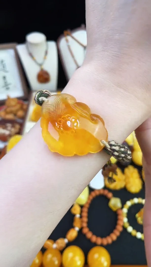 琥珀未镶嵌珠宝奇石柒月