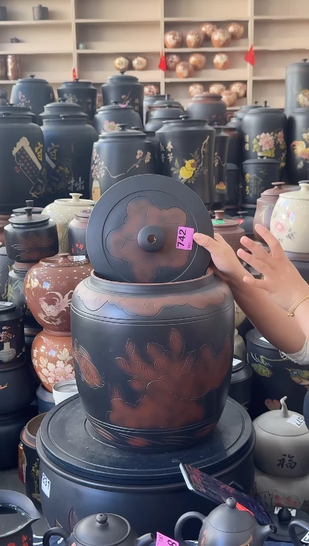 罐瑕疵水缸13升荷花  683