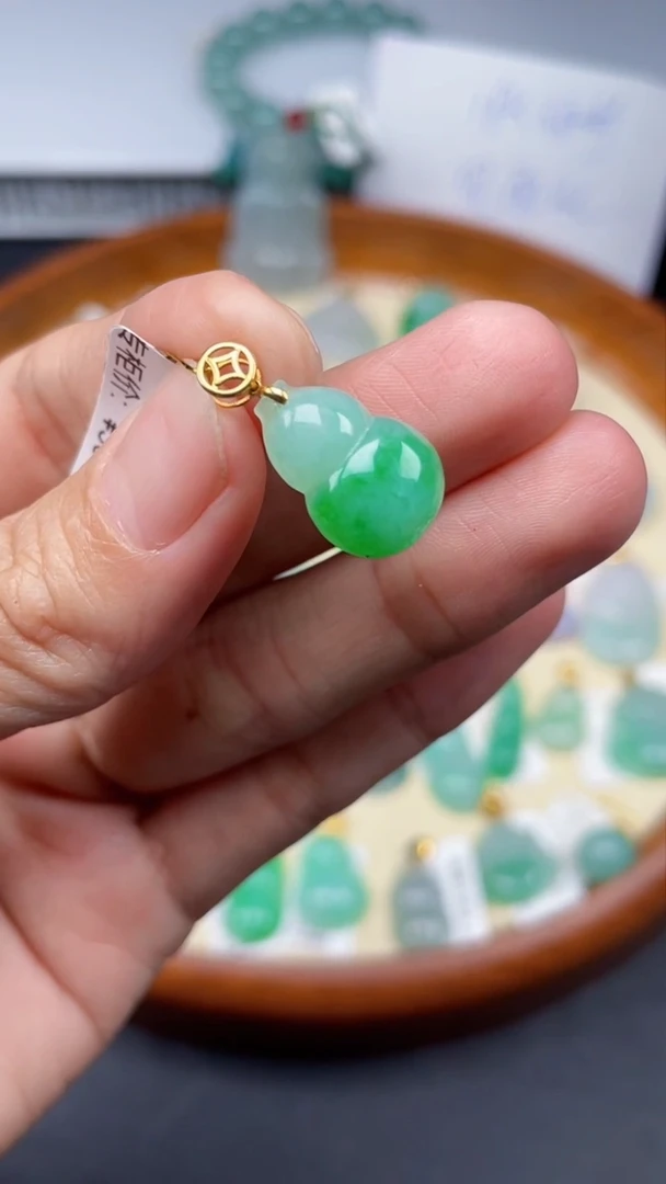 【闪购商品】翡翠颈饰18K金镶嵌葫芦