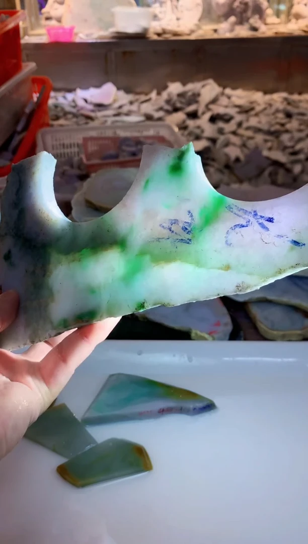 翡翠未镶嵌颈饰0朱0翡翠珠宝960