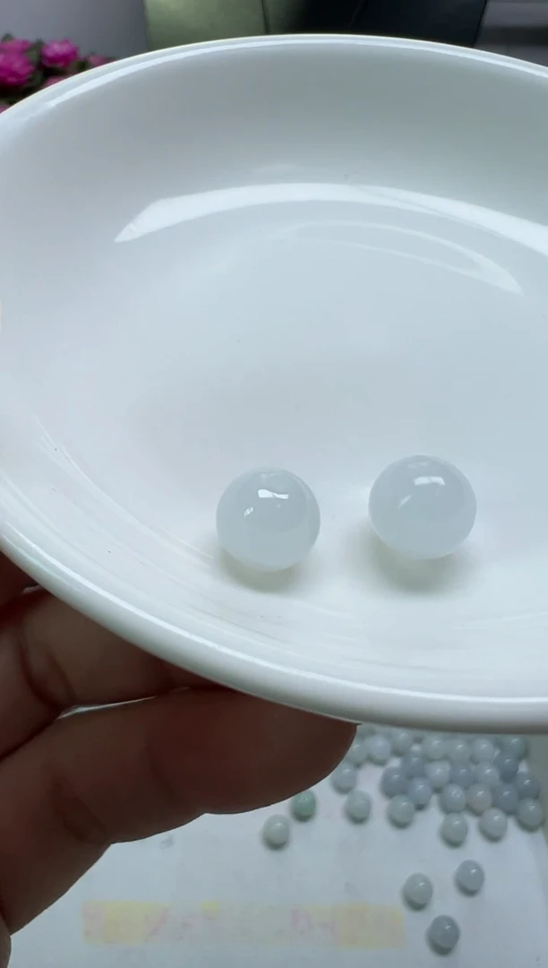 散珠翡翠Y*n纯天然缅甸A货翡翠卡10 ，2颗
