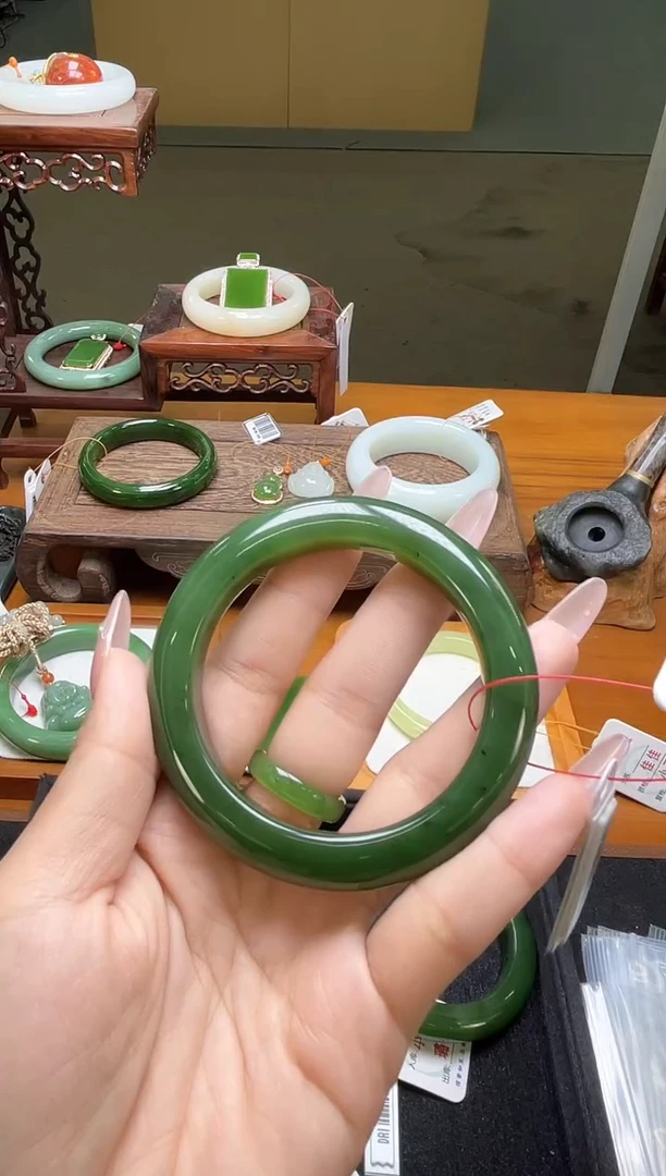 未镶嵌手镯和田玉俄料碧玉 56圈 9017131