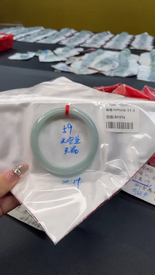 未镶嵌手镯翡翠翡翠手镯