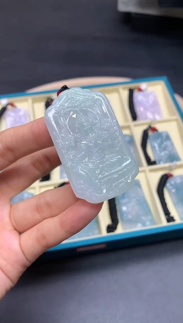 【闪购商品】定制翡翠未镶嵌自在观音【无服务费】