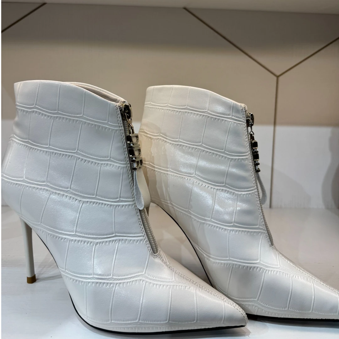 【新疆包邮】爆款中筒女鞋 气质 时尚 百搭 细跟 尖头 高跟 秋冬