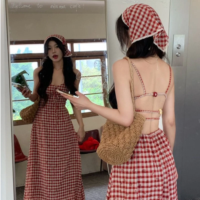 露背红色格子吊带连衣裙女夏季新款法式田园风修身收腰显瘦长裙子
