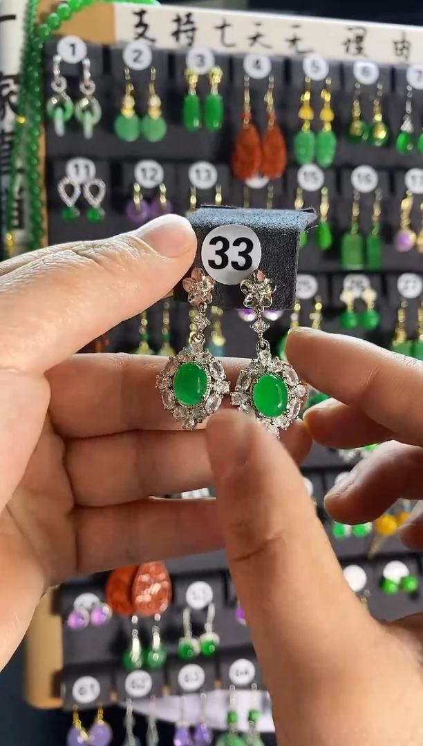 【闪购商品】翡翠耳饰银S925镶嵌33....