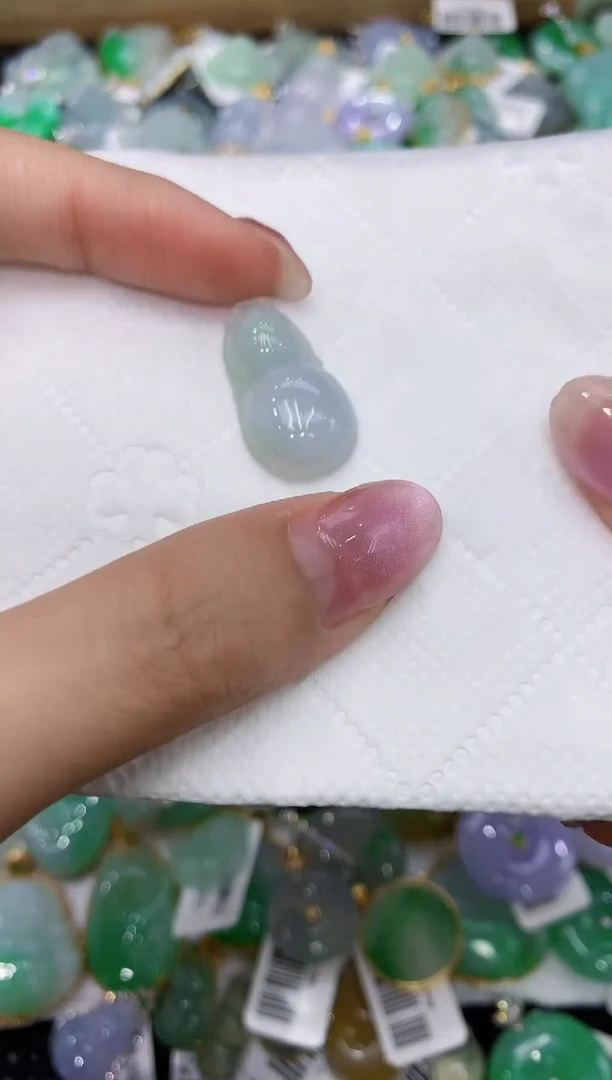 翡翠未镶嵌颈饰111111111111