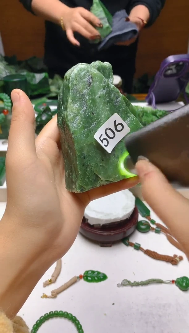 未镶嵌和田玉珠宝半成品大**?1