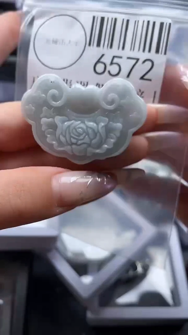 吊坠(不含链)未镶嵌翡翠6572