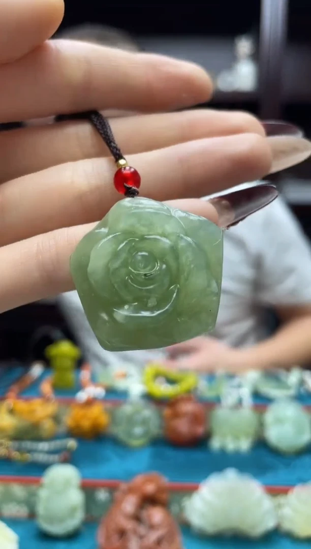 未镶嵌岫玉吊坠·