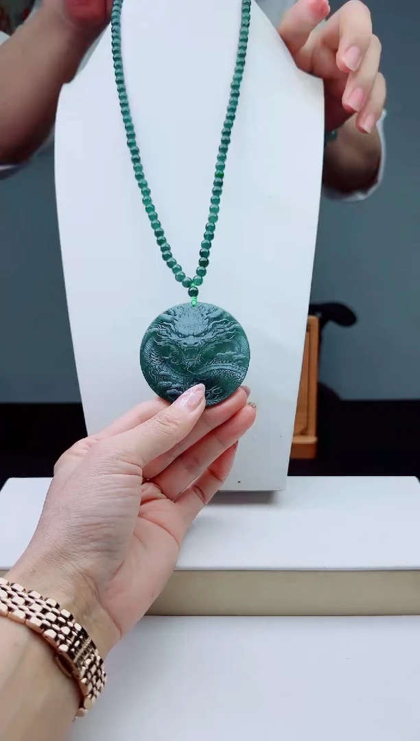 颈饰未镶嵌翡翠多样性发其一