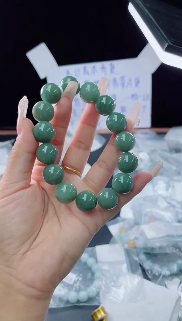 未镶嵌定制翡翠珠串