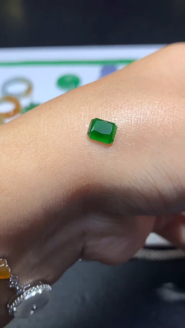 未镶嵌定制翡翠毛货