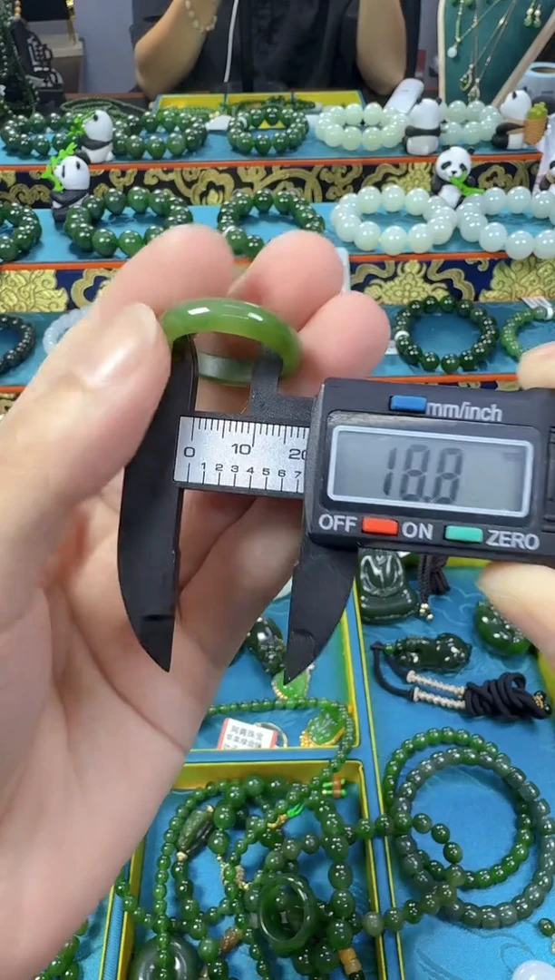 未镶嵌戒指和田玉4