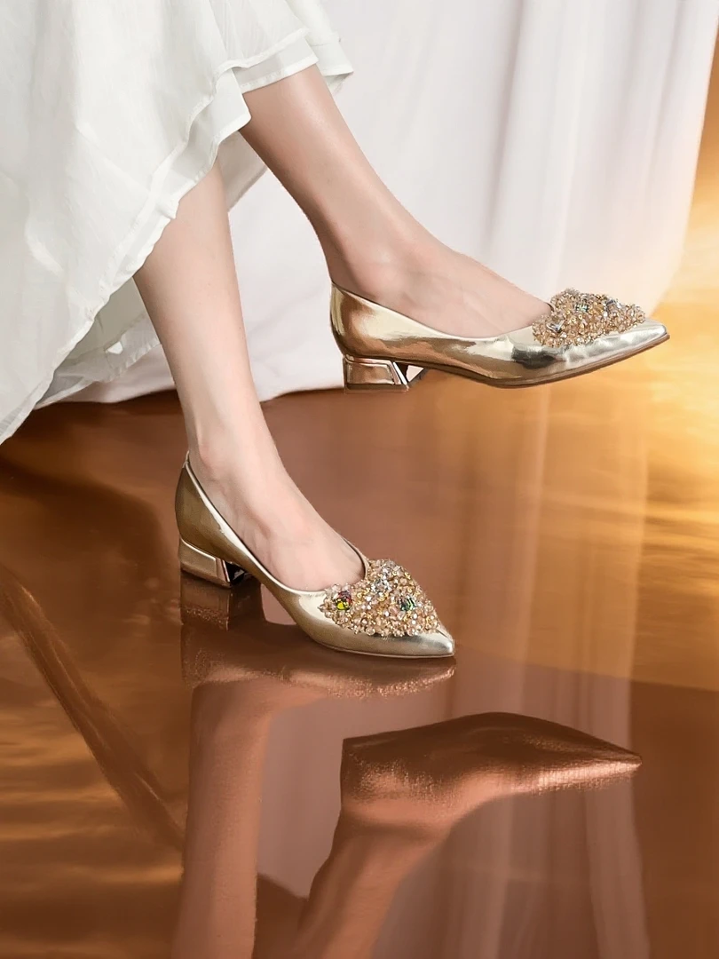 浅口尖头防滑秋季水钻亮片单鞋婚鞋漆皮高跟夏季复古女鞋