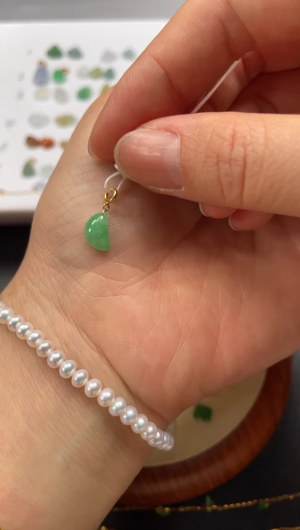 吊坠(不含链)18K金镶嵌翡翠一个JK709