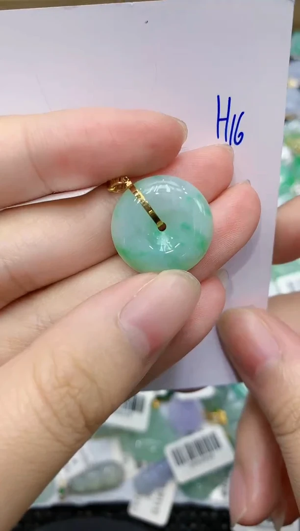 翡翠18K金镶嵌颈饰111111111