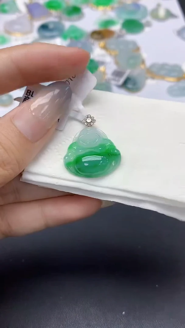 翡翠18K金镶嵌颈饰天然缅甸a货翡翠