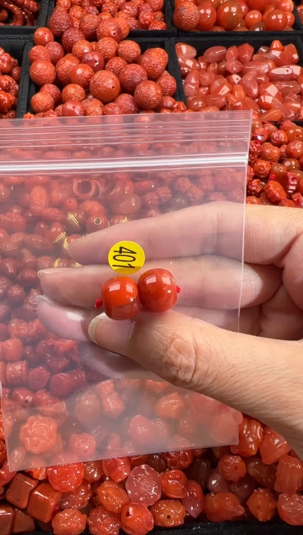 南红玛瑙未镶嵌颈饰1