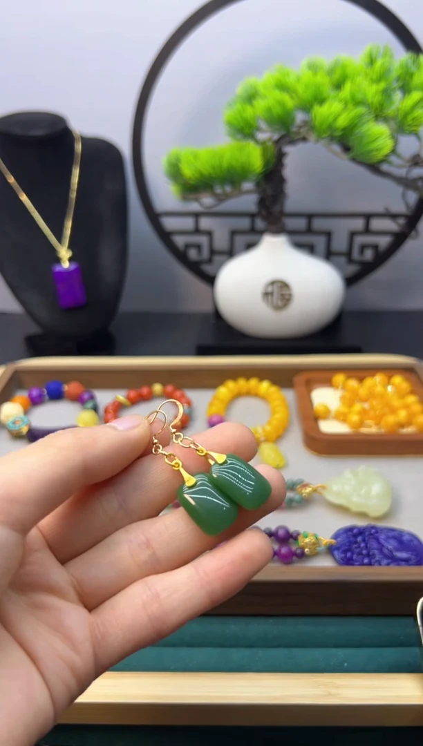 【闪购商品】和田玉耳饰14K金镶嵌E111