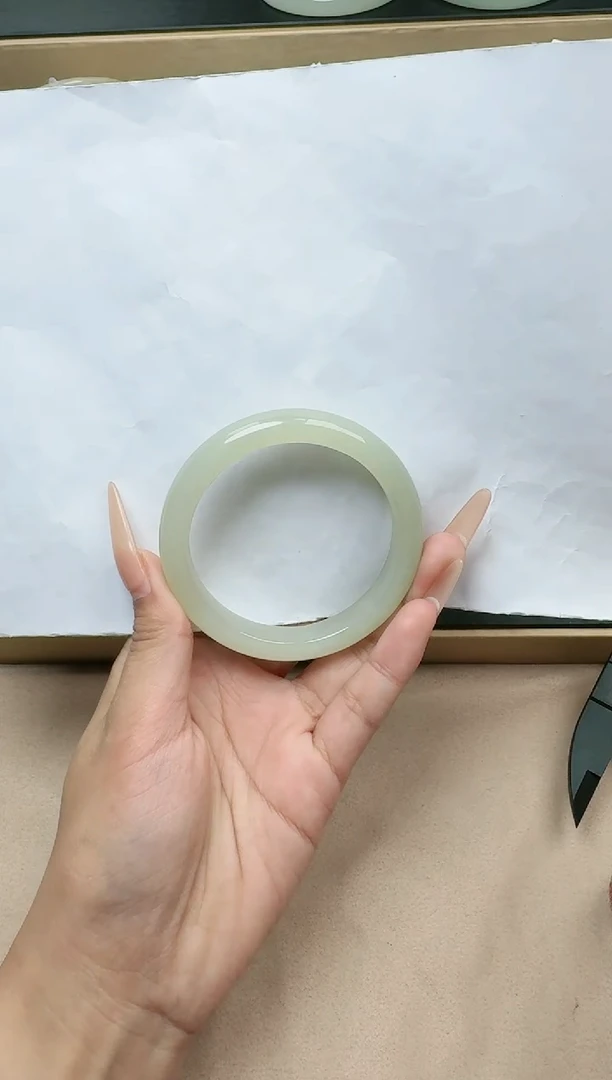 【闪购商品】和田玉手镯未镶嵌56/57圈口YY