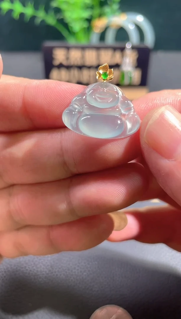 翡翠18K金镶嵌颈饰翡翠