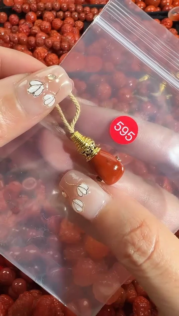 颈饰未镶嵌南红玛瑙1