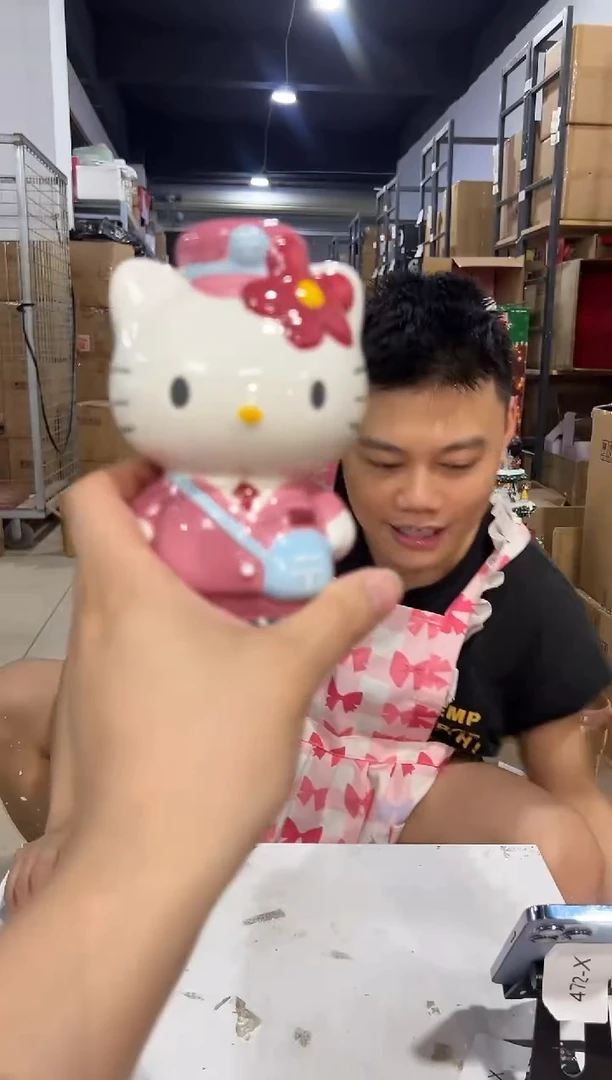 瓷片粉色邮递员kt存钱罐
