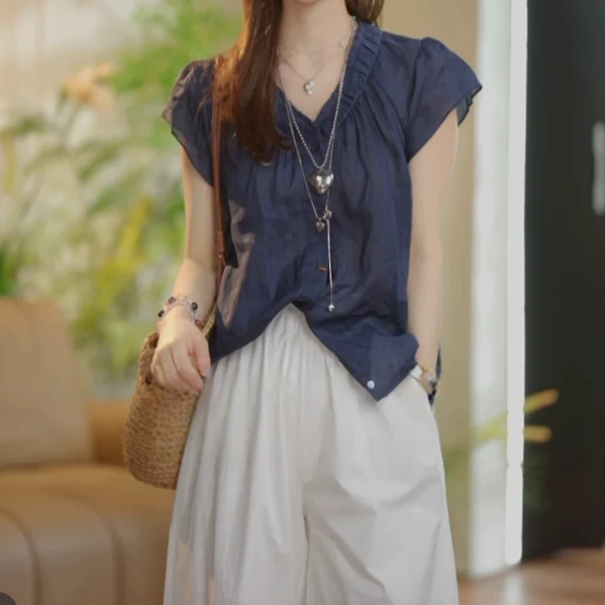 法式V领褶皱设计短袖衬衫女2025夏季新款收腰显瘦百搭气质衬衣