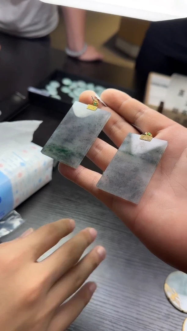 翡翠18K金镶嵌颈饰ZYC51（多样性发货一个）