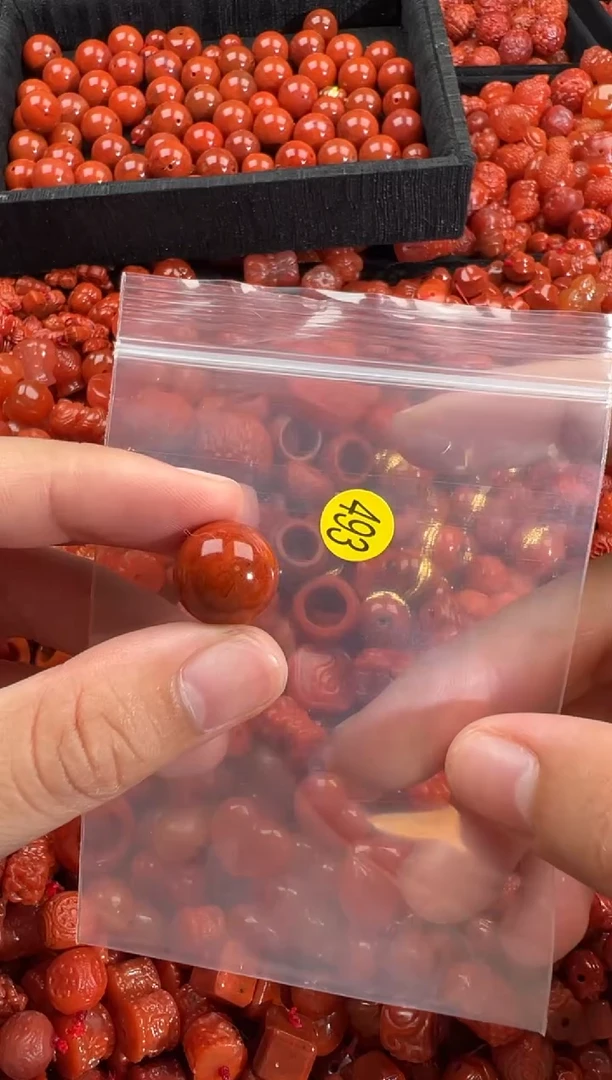 南红玛瑙未镶嵌颈饰1