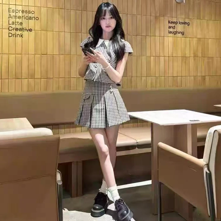 学院风少女感套装2025夏季新款甜美蕾丝娃娃领小外套百褶裙两件套