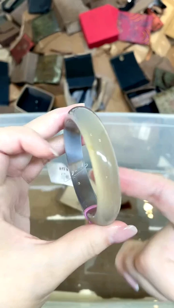 石英质玉手镯未镶嵌848-59