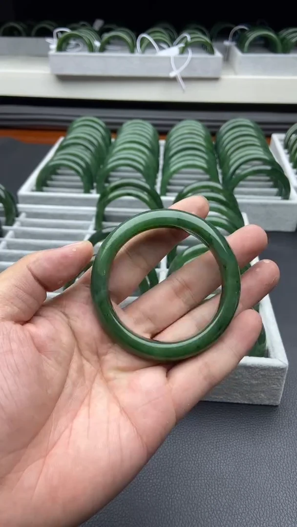 未镶嵌手镯和田玉（碧玉）18-56