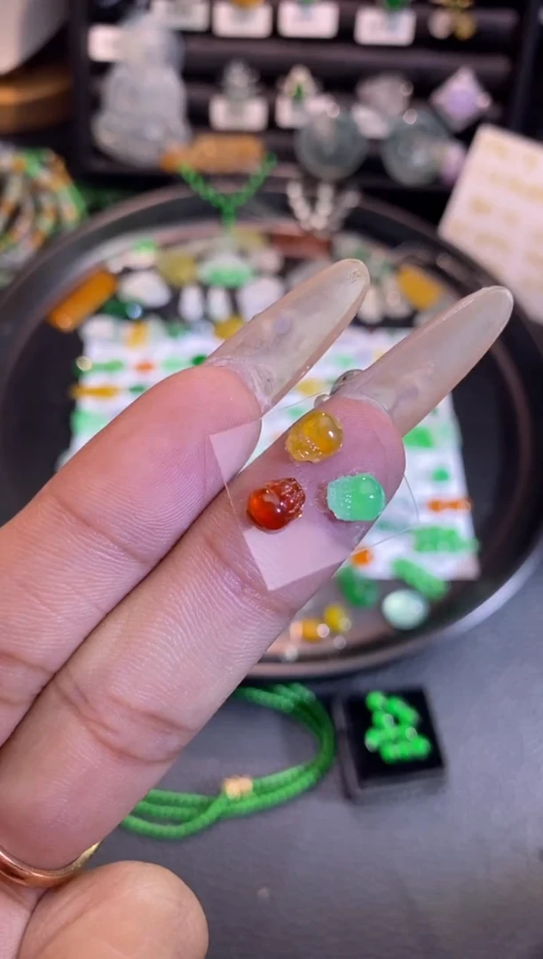 【闪购商品】翡翠挂件未镶嵌貔貅