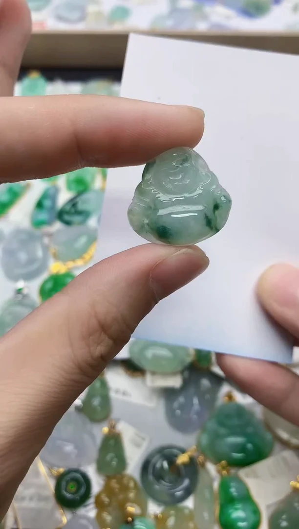 翡翠未镶嵌颈饰天然缅甸A货翡翠
