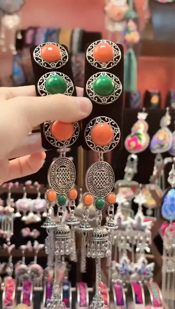 织绣云织谣民族风精美饰品   86