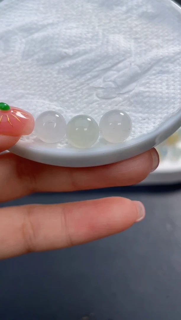 颈饰未镶嵌翡翠米****馆啊A266