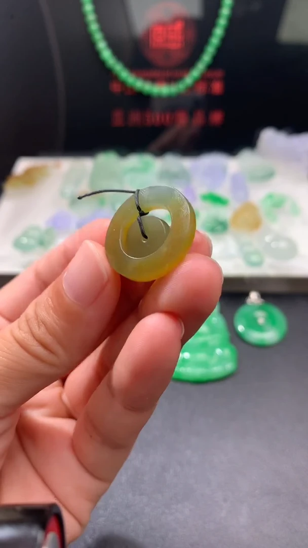 未镶嵌定制翡翠