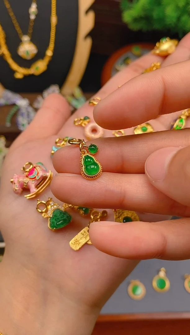 【闪购商品】翡翠吊坠(不含链)银S925镶嵌蛋面葫芦万能扣