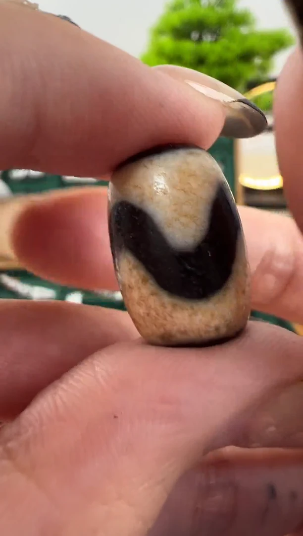 玛瑙/玉髓（覆膜）吊坠(不含链)未镶嵌35.（微瑕随机发）