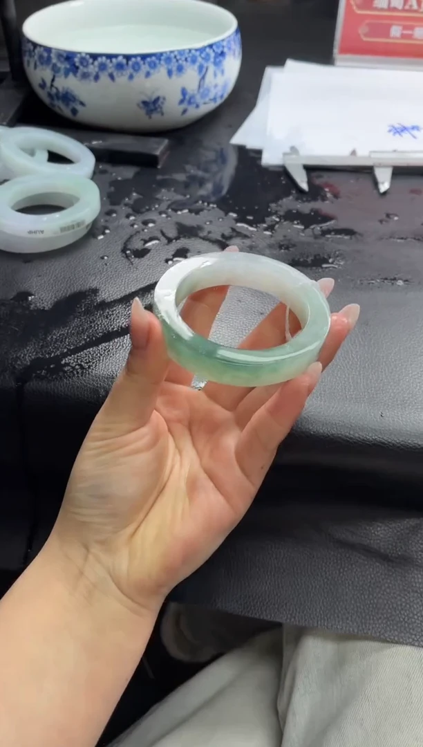 未镶嵌手镯定制翡翠?DDJ